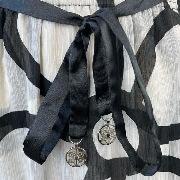 Multiples Black and White Floral Midi Skirt Size Petite Small EUC - Picture 3 of 9